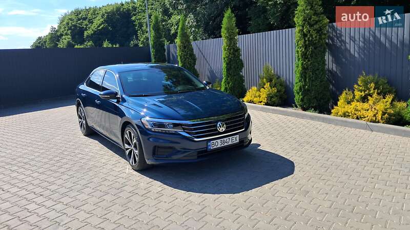 Седан Volkswagen Passat 2021 в Микулинцях