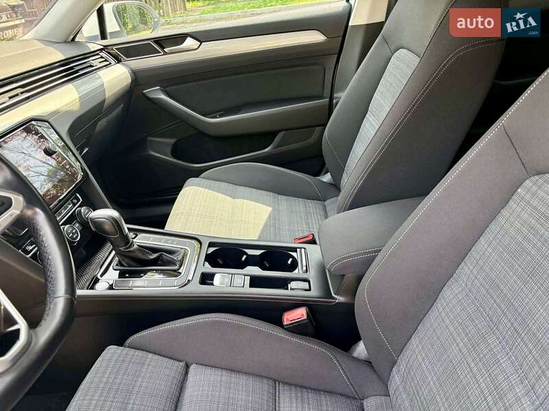 Універсал Volkswagen Passat 2020 в Бережанах