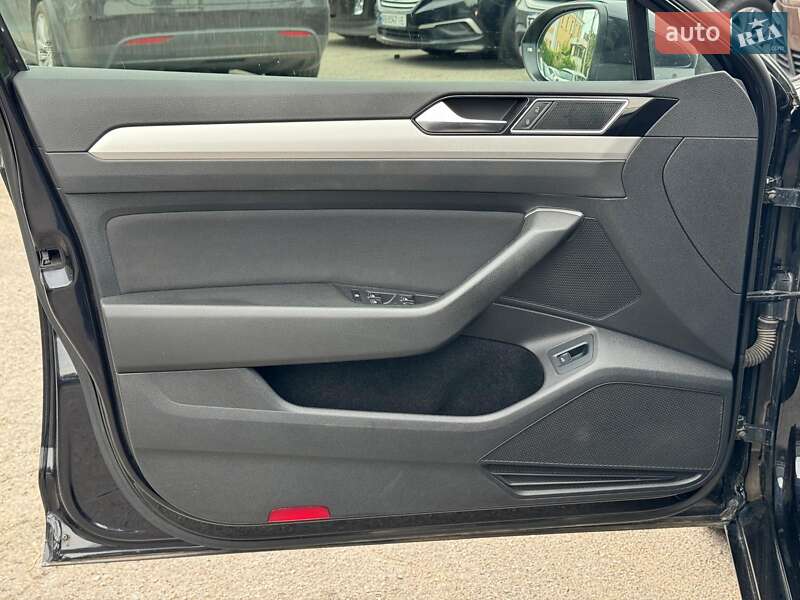 Универсал Volkswagen Passat 2015 в Виннице