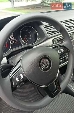Седан Volkswagen Passat 2016 в 
