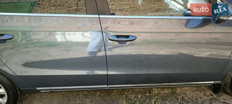 Универсал Volkswagen Passat 2011 в Киеве
