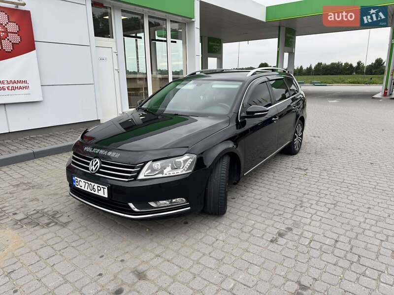 Универсал Volkswagen Passat 2011 в Стрые