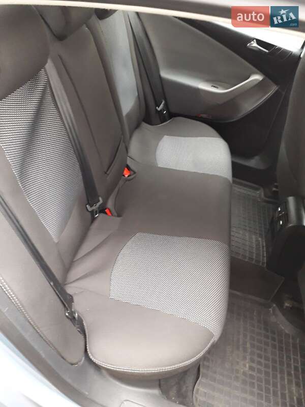 Седан Volkswagen Passat 2005 в Полтаві