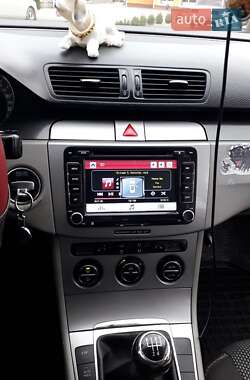 Седан Volkswagen Passat 2005 в 