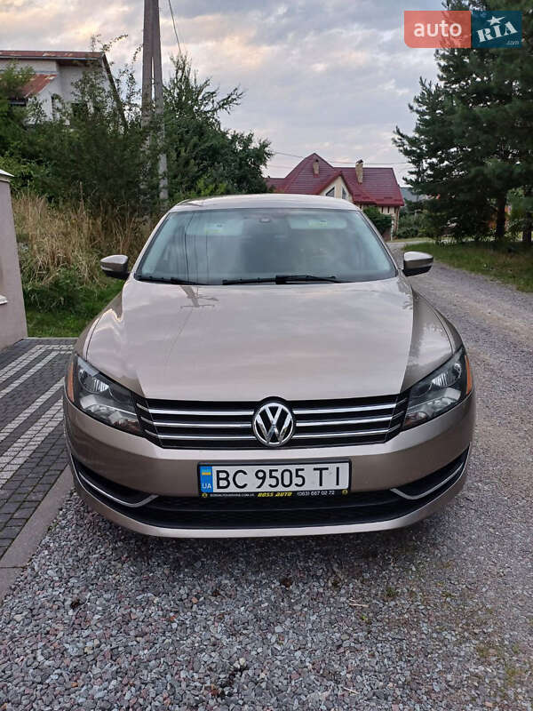 Седан Volkswagen Passat 2014 в Львові