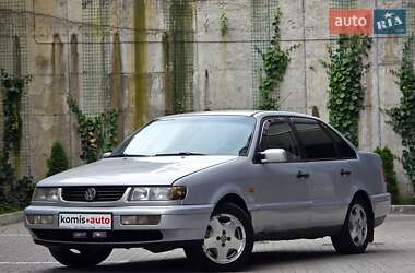 Седан Volkswagen Passat 1994 в Хмельницком