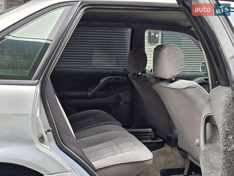 Седан Volkswagen Passat 1994 в Хмельницком