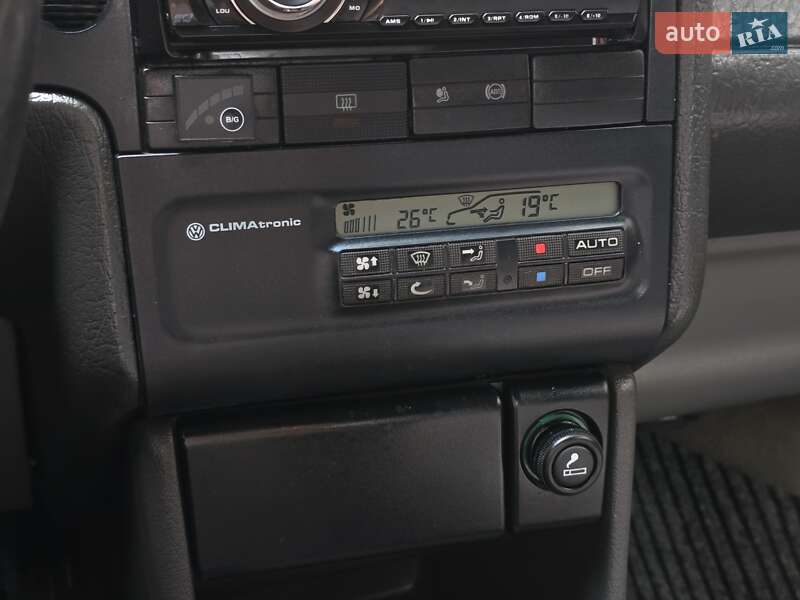 Седан Volkswagen Passat 1994 в Хмельницком