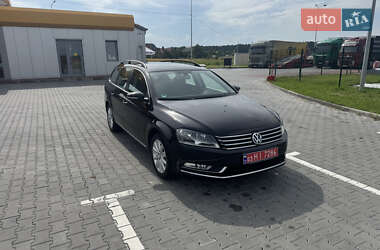 Універсал Volkswagen Passat 2012 в Луцьку
