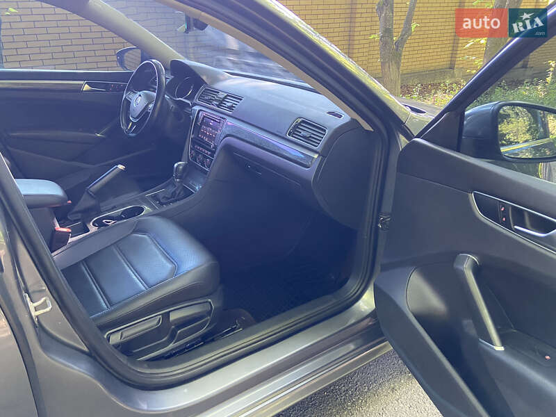 Седан Volkswagen Passat 2018 в Хмельницькому