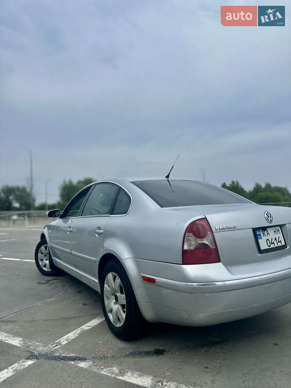 Седан Volkswagen Passat 2001 в Киеве