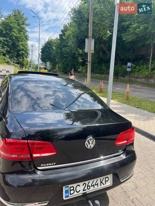 Седан Volkswagen Passat 2013 в Львове