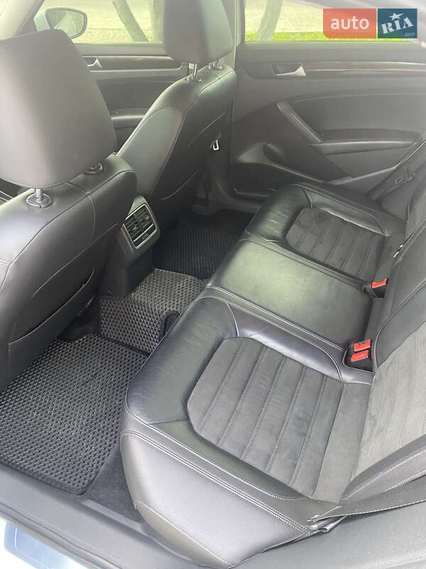 Седан Volkswagen Passat 2014 в Кропивницькому