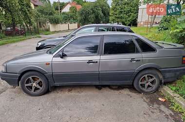 Седан Volkswagen Passat 1992 в Львове