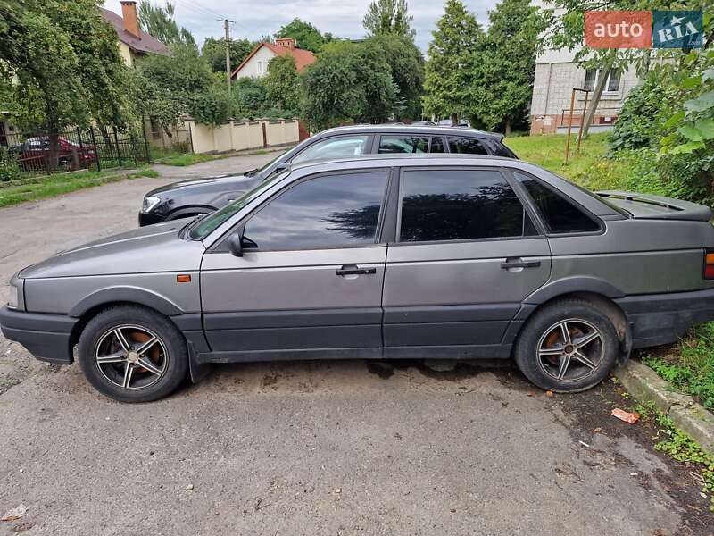 Volkswagen Passat 1992