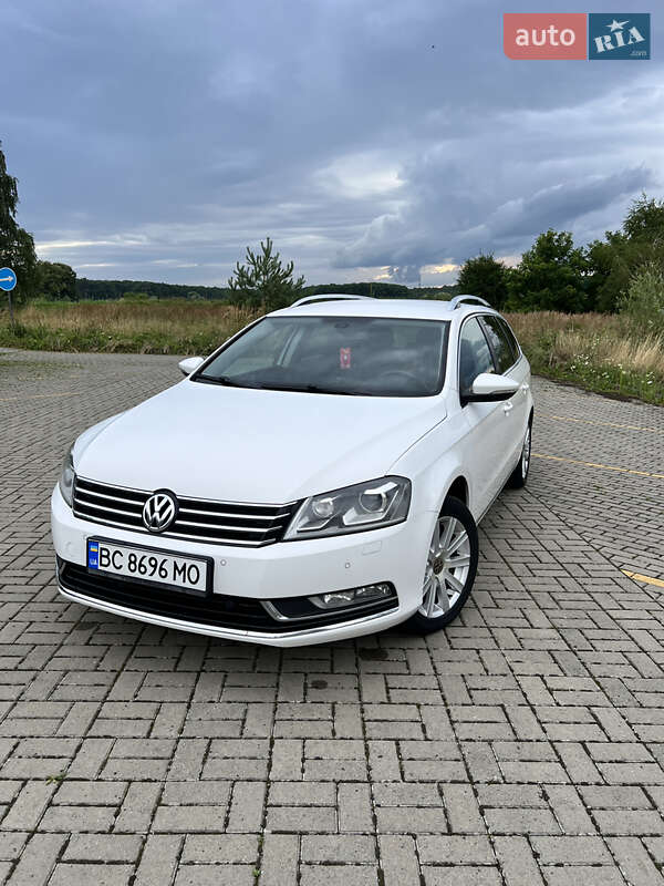 Универсал Volkswagen Passat 2011 в Дрогобыче