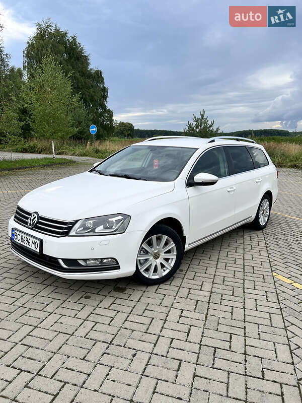 Универсал Volkswagen Passat 2011 в Дрогобыче