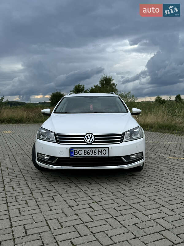 Универсал Volkswagen Passat 2011 в Дрогобыче