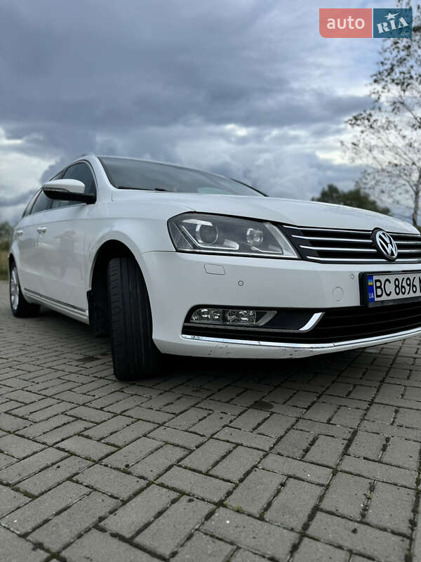Универсал Volkswagen Passat 2011 в Дрогобыче