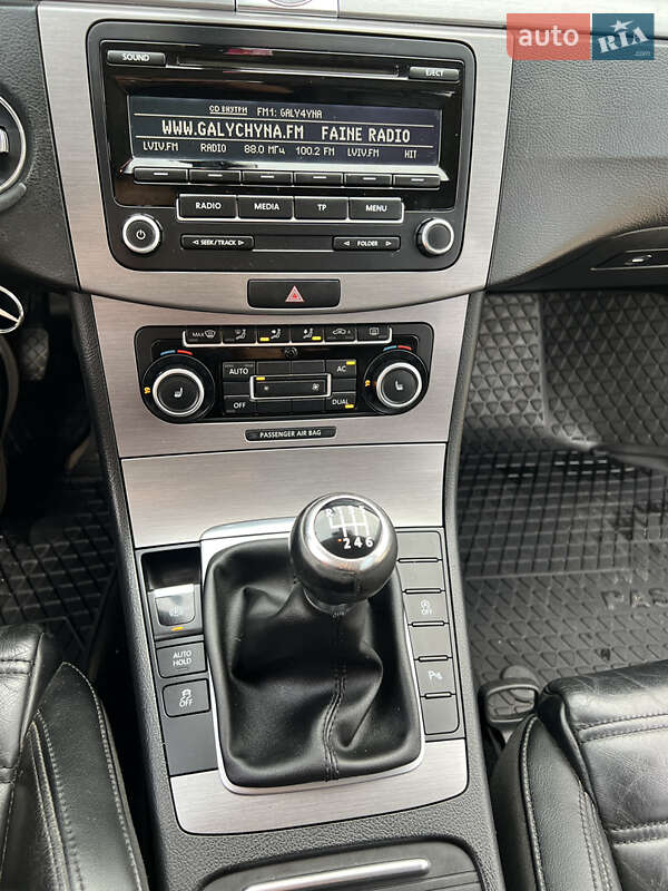 Универсал Volkswagen Passat 2011 в Дрогобыче