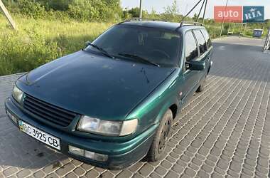 Универсал Volkswagen Passat 1995 в Городке