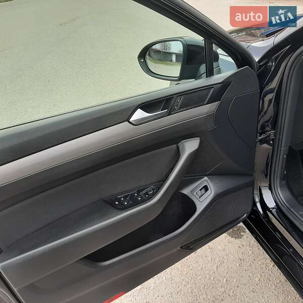 Универсал Volkswagen Passat 2017 в Звягеле