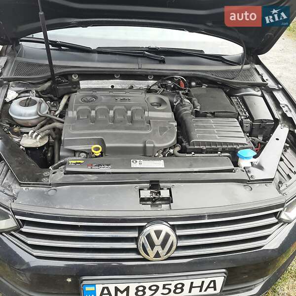Универсал Volkswagen Passat 2017 в Звягеле