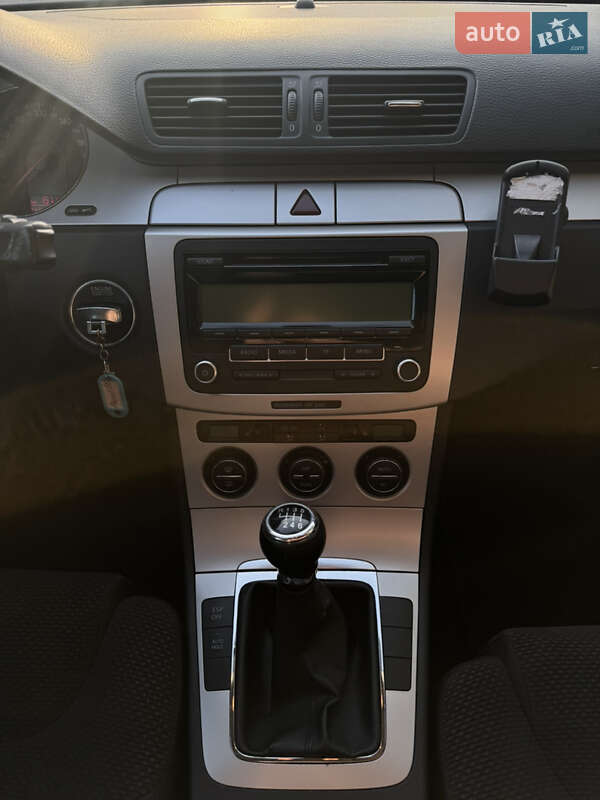 Универсал Volkswagen Passat 2008 в Умани