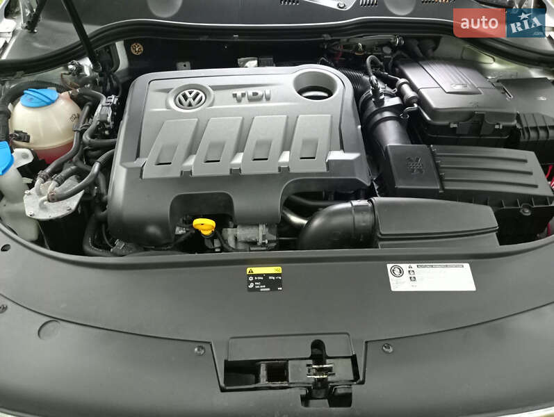 Універсал Volkswagen Passat 2014 в Києві