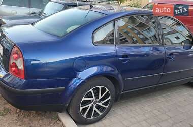 Седан Volkswagen Passat 2001 в 