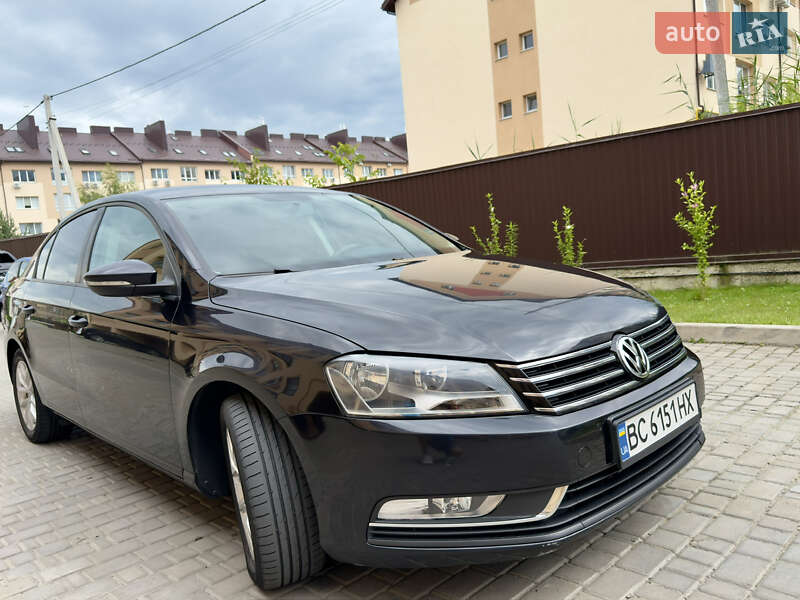 Седан Volkswagen Passat 2014 в Львове
