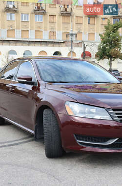 Седан Volkswagen Passat 2013 в Харкові