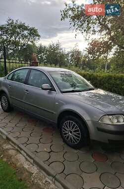 Седан Volkswagen Passat 2001 в Самборе