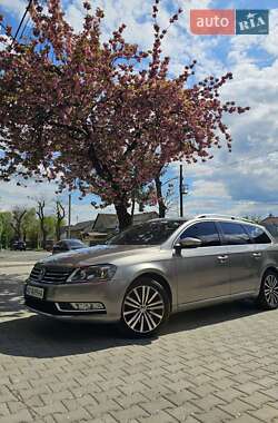 Универсал Volkswagen Passat 2014 в Ужгороде