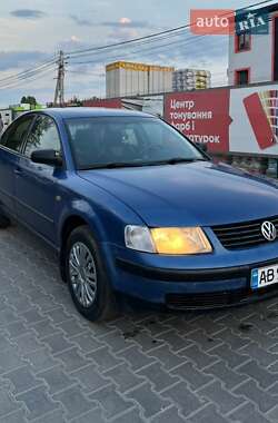 Седан Volkswagen Passat 1998 в Виннице