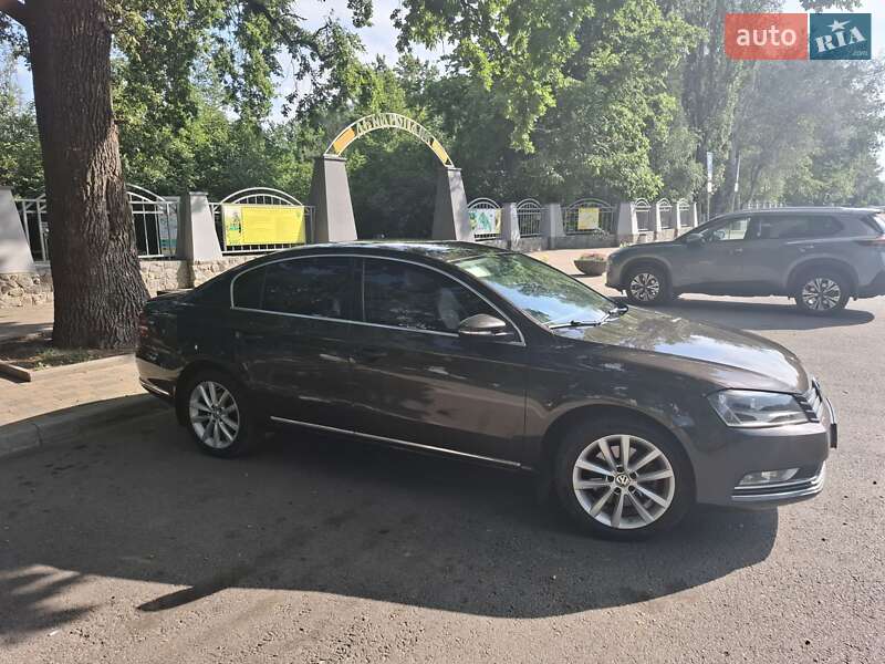 Седан Volkswagen Passat 2011 в Полтаві