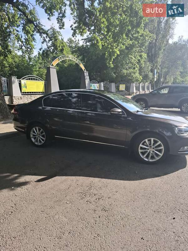 Седан Volkswagen Passat 2011 в Полтаві