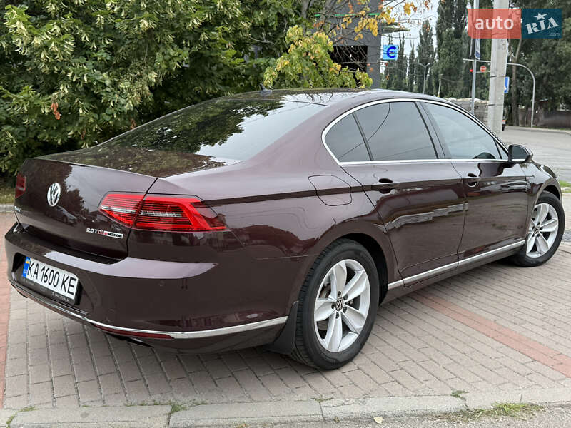 Седан Volkswagen Passat 2015 в Киеве