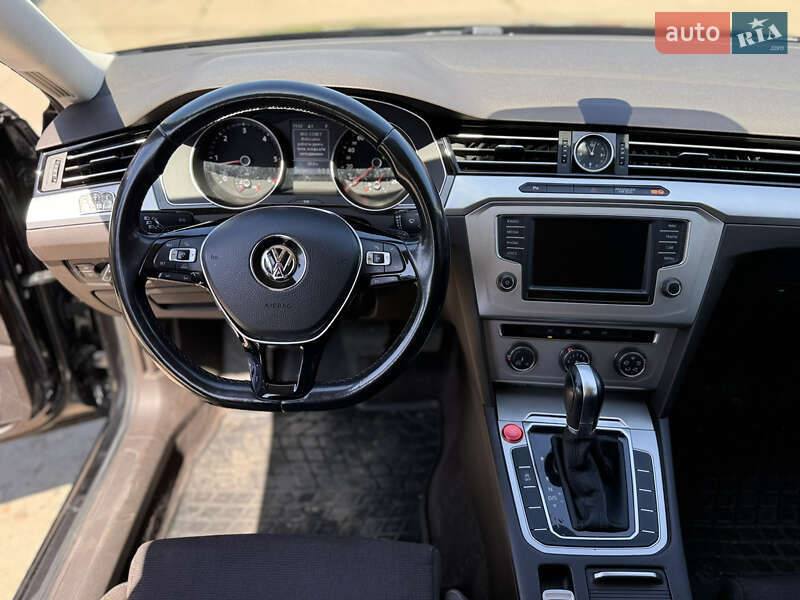 Универсал Volkswagen Passat 2015 в Чугуеве
