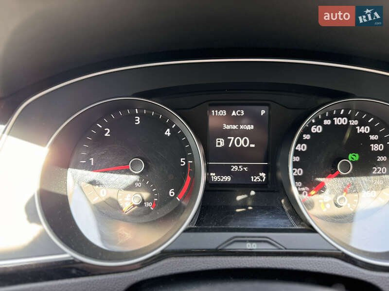 Универсал Volkswagen Passat 2015 в Чугуеве