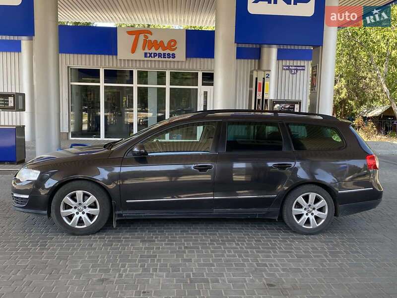 Универсал Volkswagen Passat 2006 в Николаеве