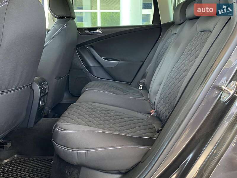 Универсал Volkswagen Passat 2006 в Николаеве