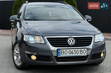 Універсал Volkswagen Passat 2010 в Тернополі