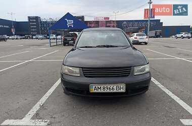 Седан Volkswagen Passat 1999 в Буче
