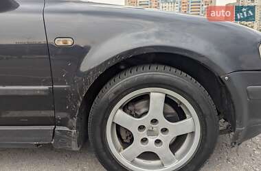 Седан Volkswagen Passat 1999 в Буче