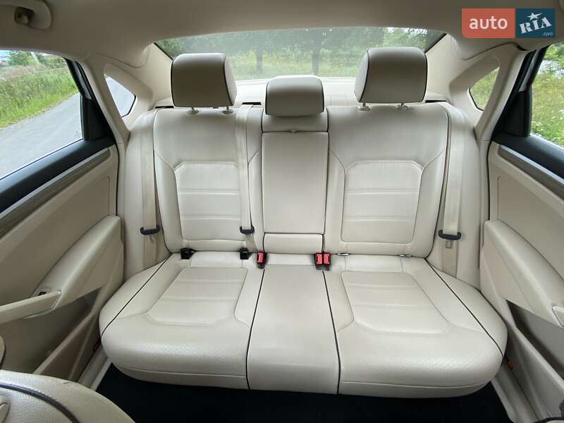 Седан Volkswagen Passat 2016 в Львове фото 16 Седан Volkswagen Passat 2016 в Львове