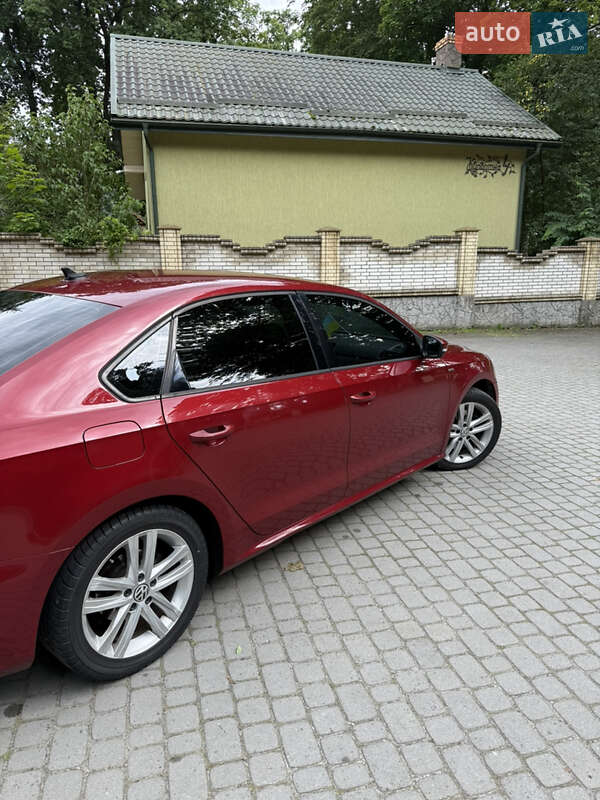 Седан Volkswagen Passat 2014 в Львове
