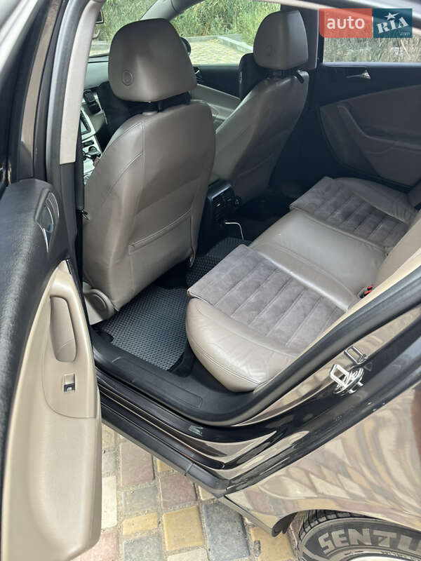 Седан Volkswagen Passat 2006 в Вознесенске