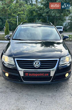 Універсал Volkswagen Passat 2010 в Сумах