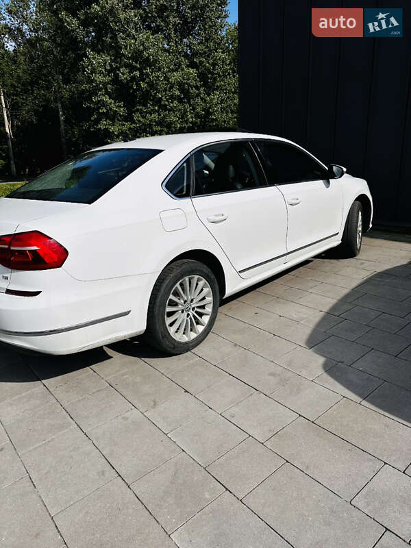 Седан Volkswagen Passat 2015 в Хмельницком